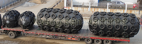 4 units pneumatic rubber fenders